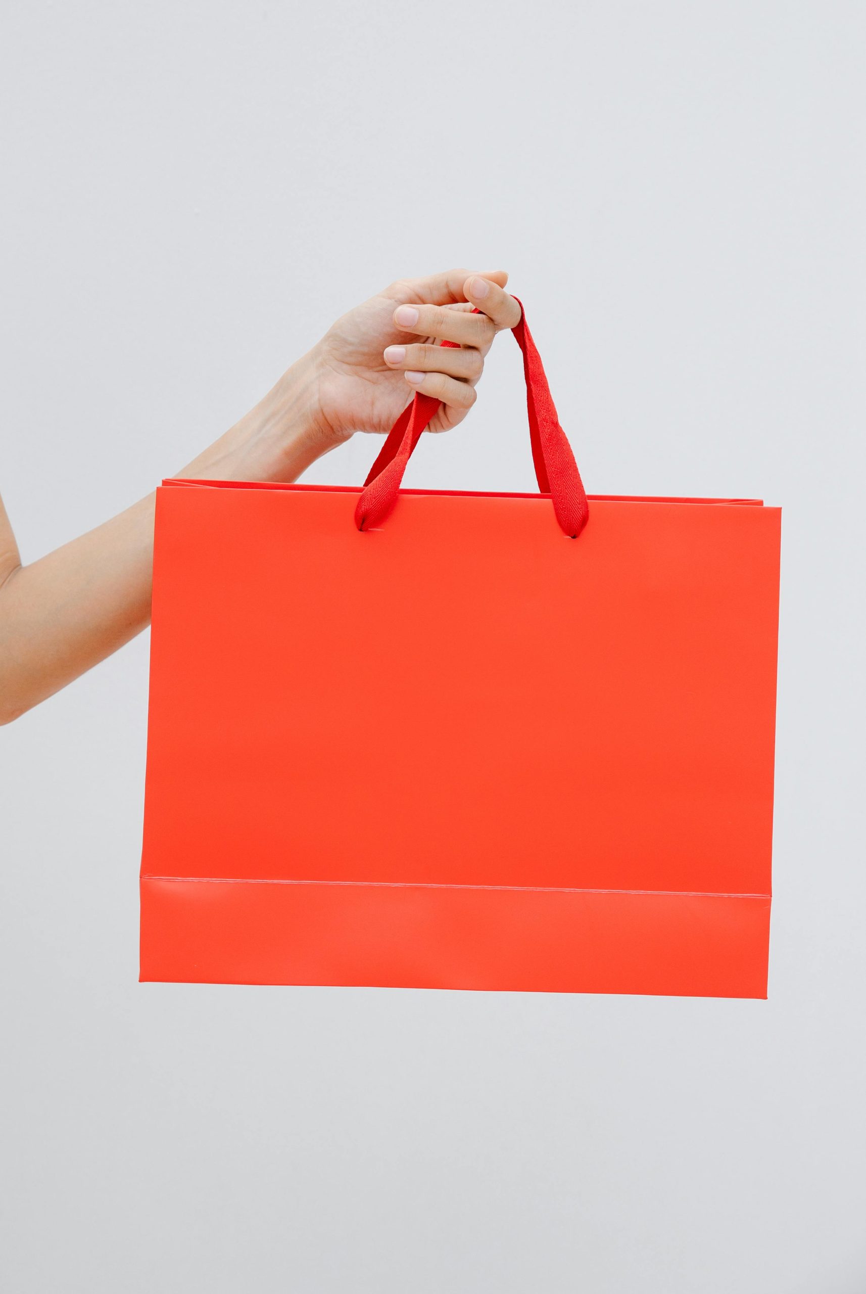 How can I promote a new partnership offering 10% cashback on car insurance?