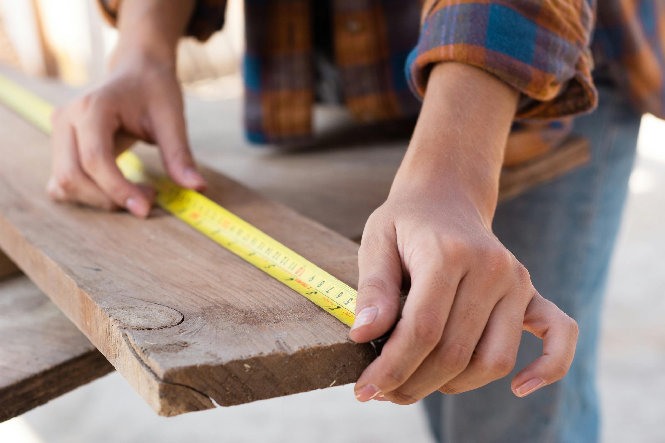 What are the best tools to create automation workflows for marketing tasks?